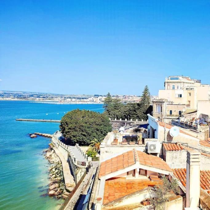 Terrazza Sul Mare Attico "Alfeo E Aretusa" Syrakus Exterior foto