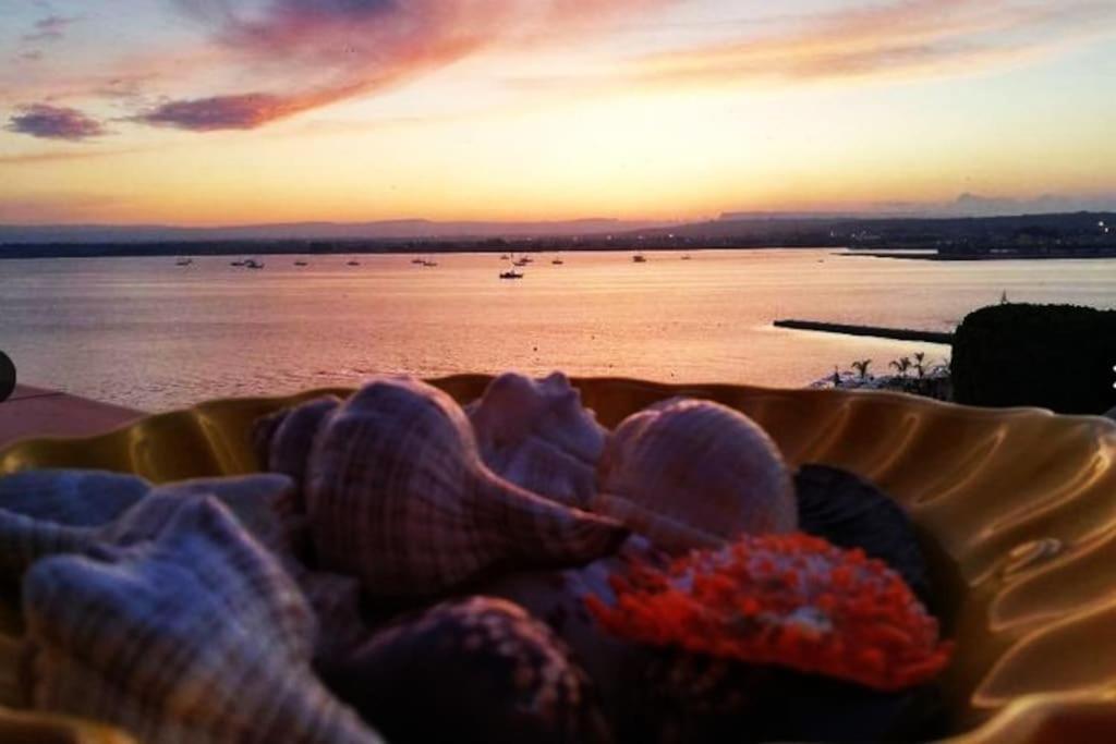 Terrazza Sul Mare Attico "Alfeo E Aretusa" Syrakus Exterior foto